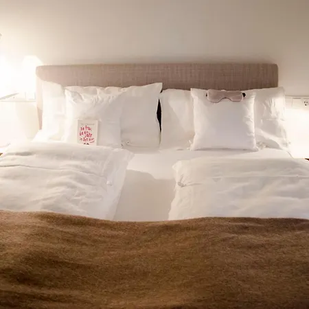 Haus129 בורקום